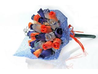 BUCHET DE TRANDAFIRI DIN LEMN "ROSI"