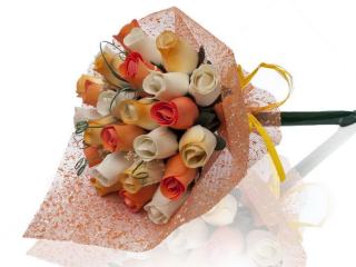 BUCHET DE TRANDAFIRI DIN LEMN "SILVI"