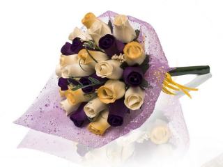 BUCHET DE TRANDAFIRI DIN LEMN "SUZANNE"