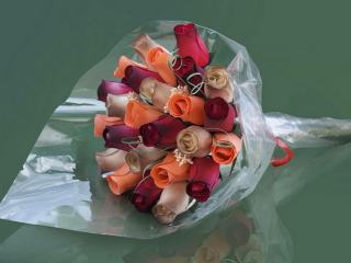 BUCHET DE TRANDAFIRI DIN LEMN "VERA"