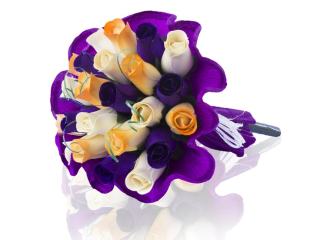 BUCHET DE TRANDAFIRI DIN LEMN "TRINITY"