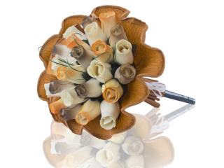 BUCHET DE TRANDAFIRI DIN LEMN "SYDNEY"