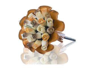 BUCHET DE TRANDAFIRI DIN LEMN "SYDNEY"