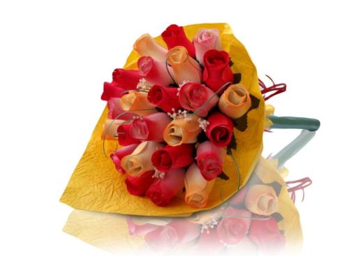 BUCHET DE TRANDAFIRI DIN LEMN "LORA"