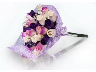 BUCHET DE TRANDAFIRI DIN LEMN "AVA"