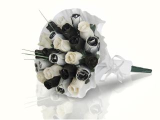 BUCHET DE TRANDAFIRI DIN LEMN "LUCY"