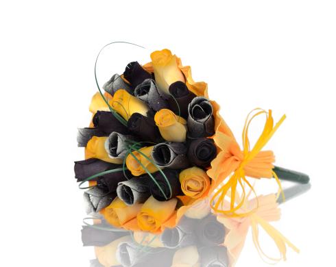 BUCHET DE TRANDAFIRI DIN LEMN "Vivi"